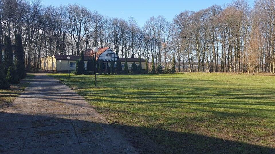 Hostel Dworek Osiecki Koral Osieki  Екстер'єр фото