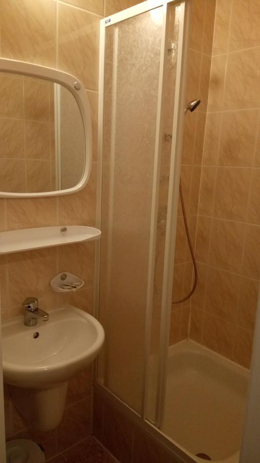 Hostel Dworek Osiecki Koral Osieki  Екстер'єр фото