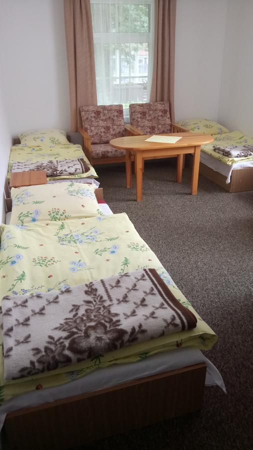 Hostel Dworek Osiecki Koral Osieki  Екстер'єр фото